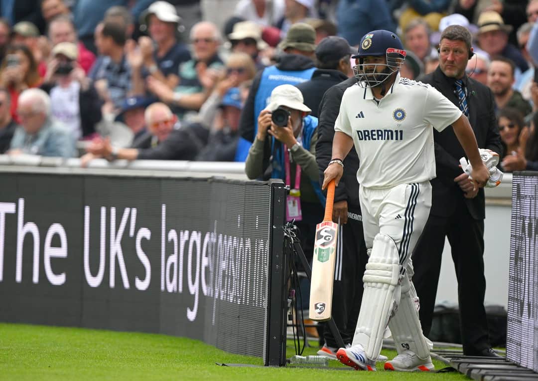 Pant walked out to bat on Day 2 in Manchester